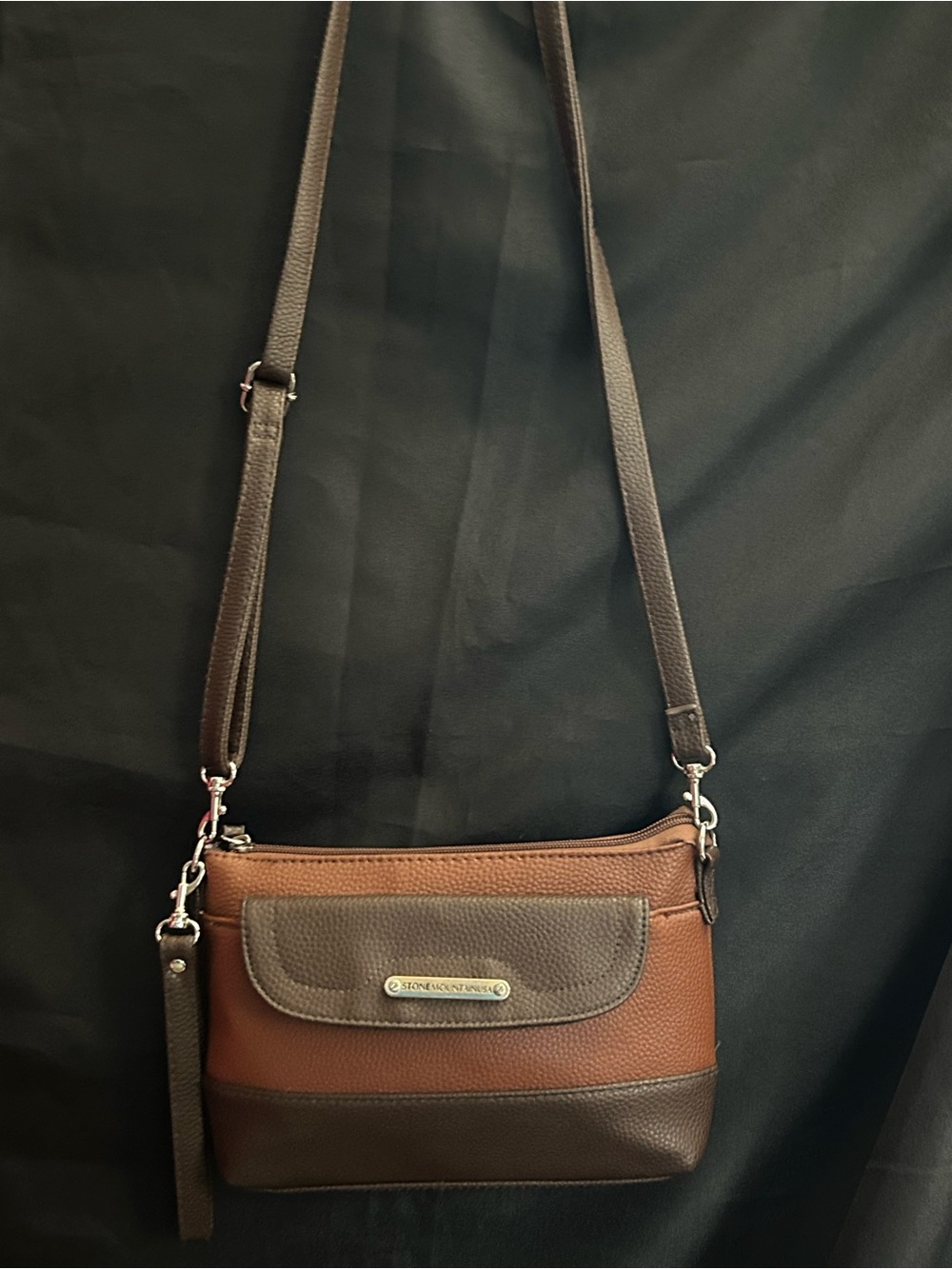 Stone Mountain Accessories Brown Two-Tone Leather Crossbody Bag